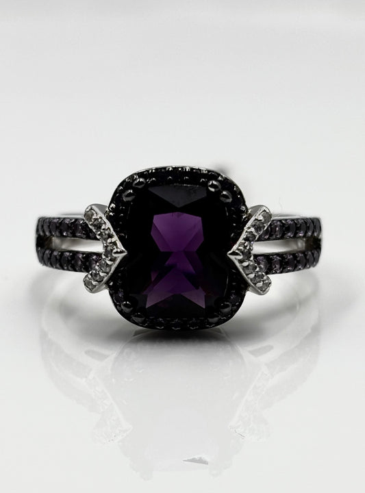 Sterling Silver Ring with Amethysts